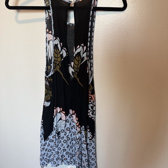 Floral Cover Up - Picture 2 of 3